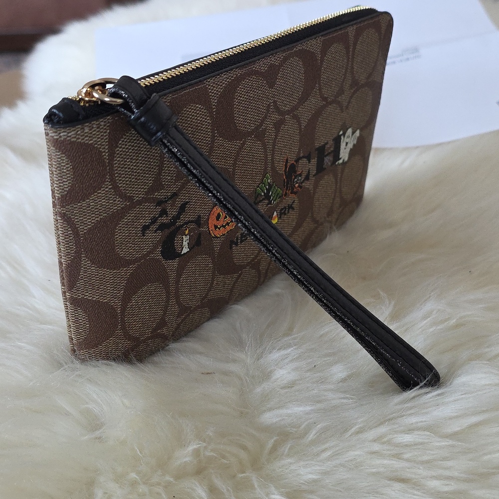 NWT Coach Signature Halloween Large Corner Zip Wristlet/Wallet ๐ค๐๐ป๐งน๐โโฌ๐ฆ๐งก - Picture 5 of 16